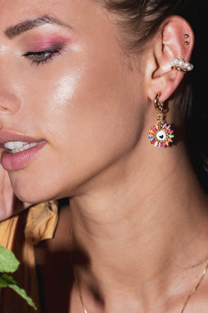 
                  
                    Load image into Gallery viewer, Pearl ear cuff
                  
                