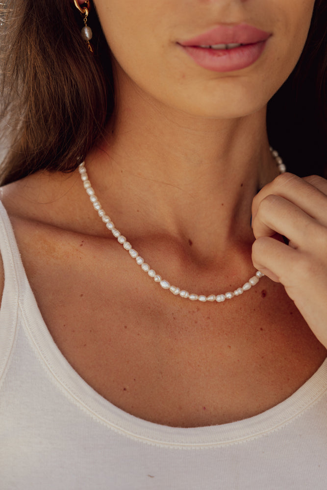 
                  
                    Load image into Gallery viewer, The pearl necklace
                  
                